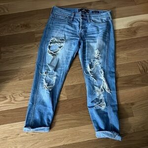 Hollister Low Rise Boyfriend Destroyed Jeans size 5R
